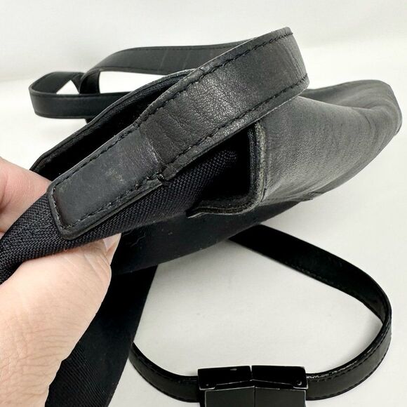 Vintage Tumi Crossbody Purse Solid Black Leather Flap & Nylon Fabric Bag - Picture 5 of 11